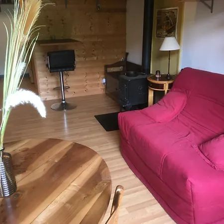 Maison Aux Volets Bleus מלון 3*