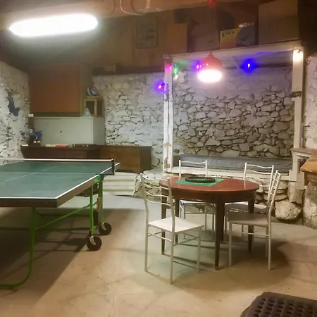 מלון Maison Aux Volets Bleus 3*