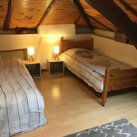 מלון Maison Aux Volets Bleus 3*